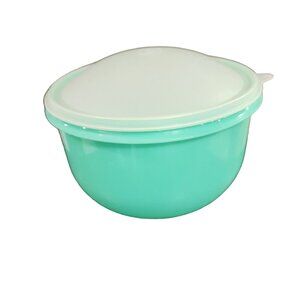 Tupperware Lettuce Keeper Vintage bowl & Seal with stem